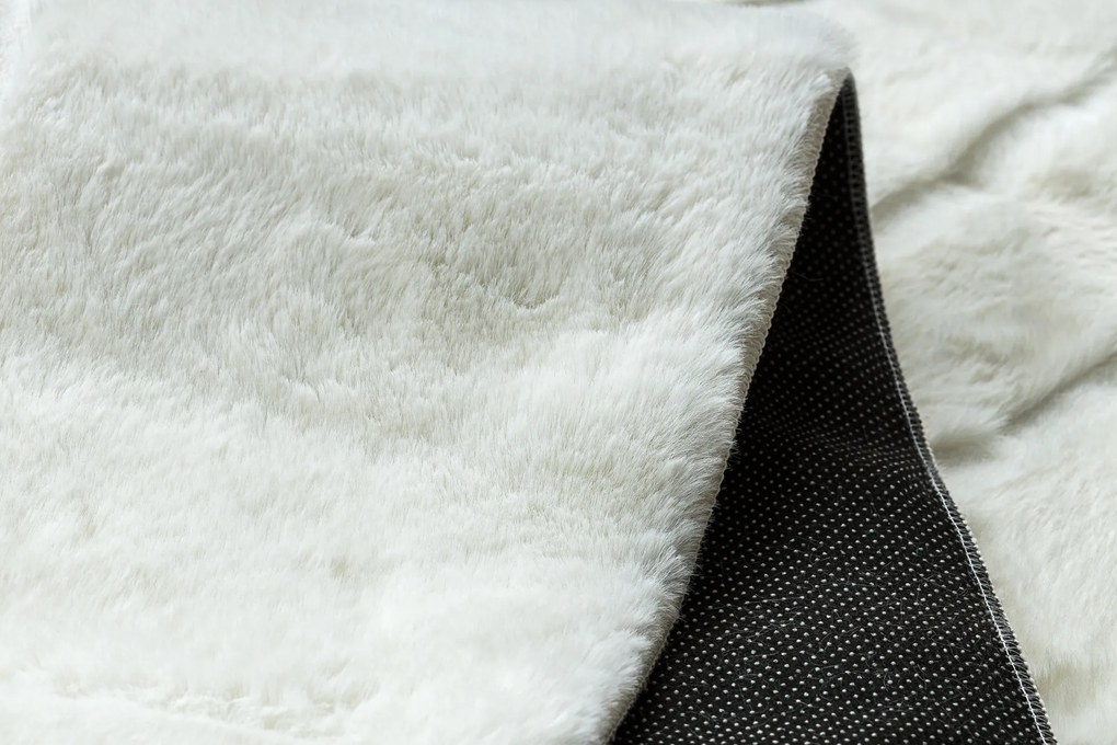 Koberec CURVY biely 11 Arches, prateľný