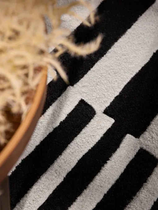 Koberec Elle Decoratio Stryve čierny / biely