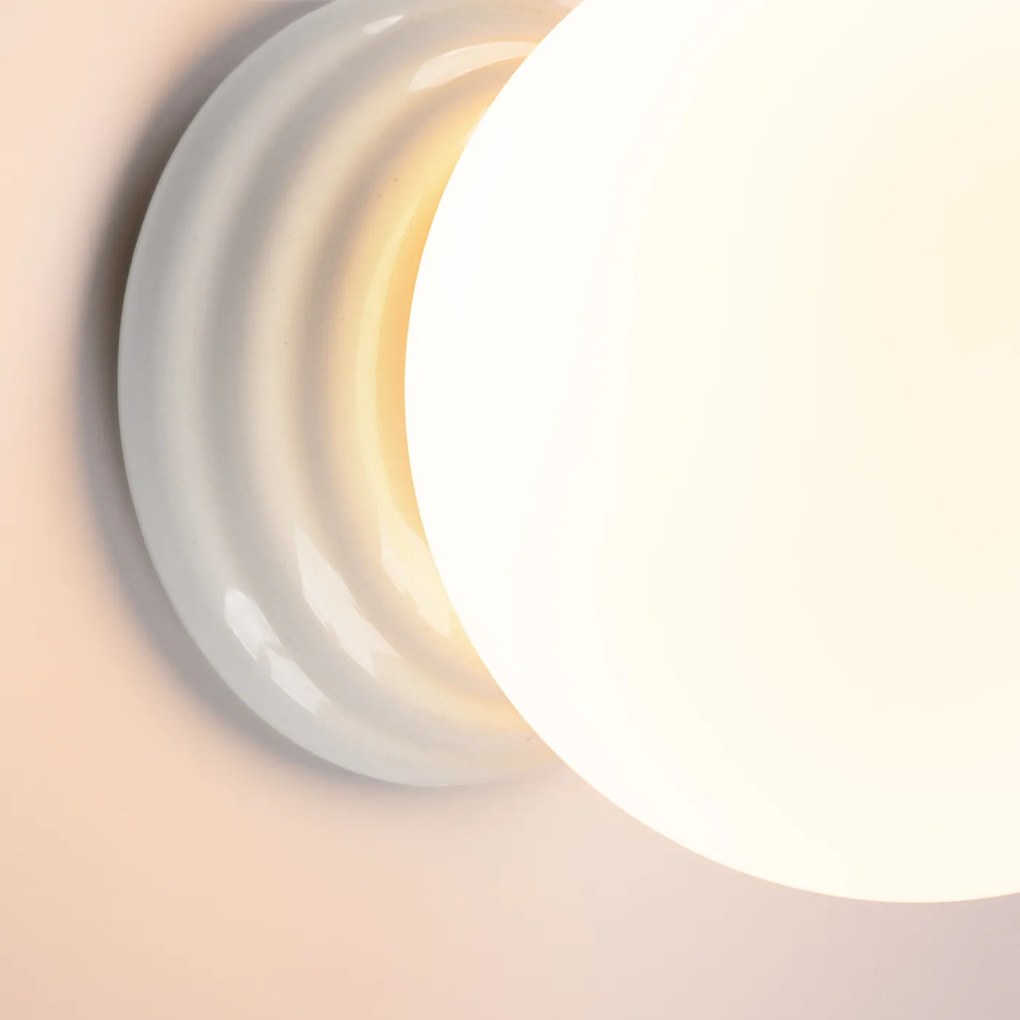 Nástenné svietidlo Zori, 1x biele sklenené tienidlo, w