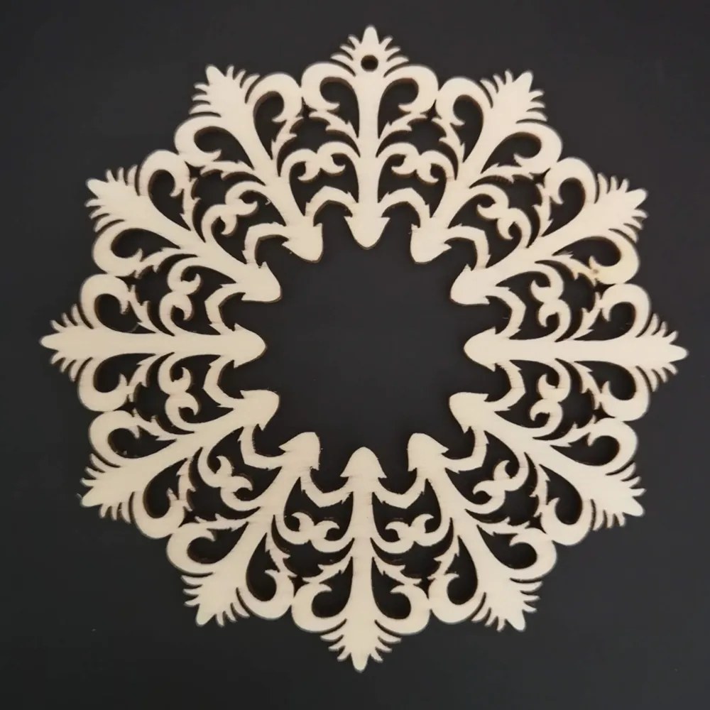 AMADEA Drevená ozdoba kvetinový ornament 10 cm