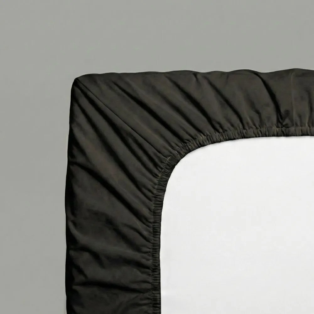 Kvalitex Saténové prestieradlo s gumou čierna, 80 x 200 cm