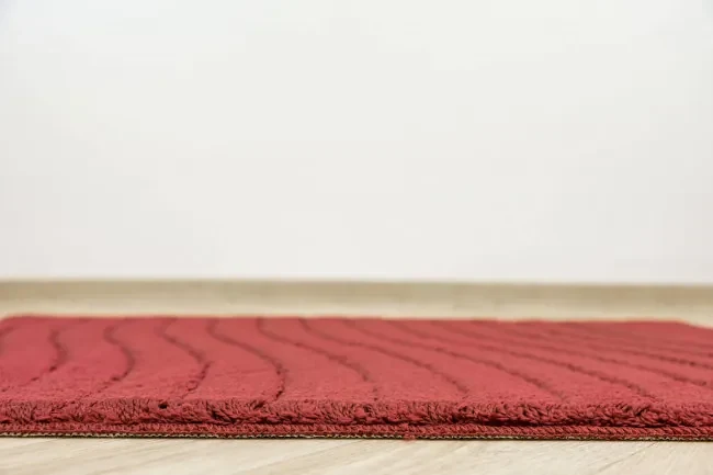 Kúpeľňový koberček Sara Carmine bordový Fale