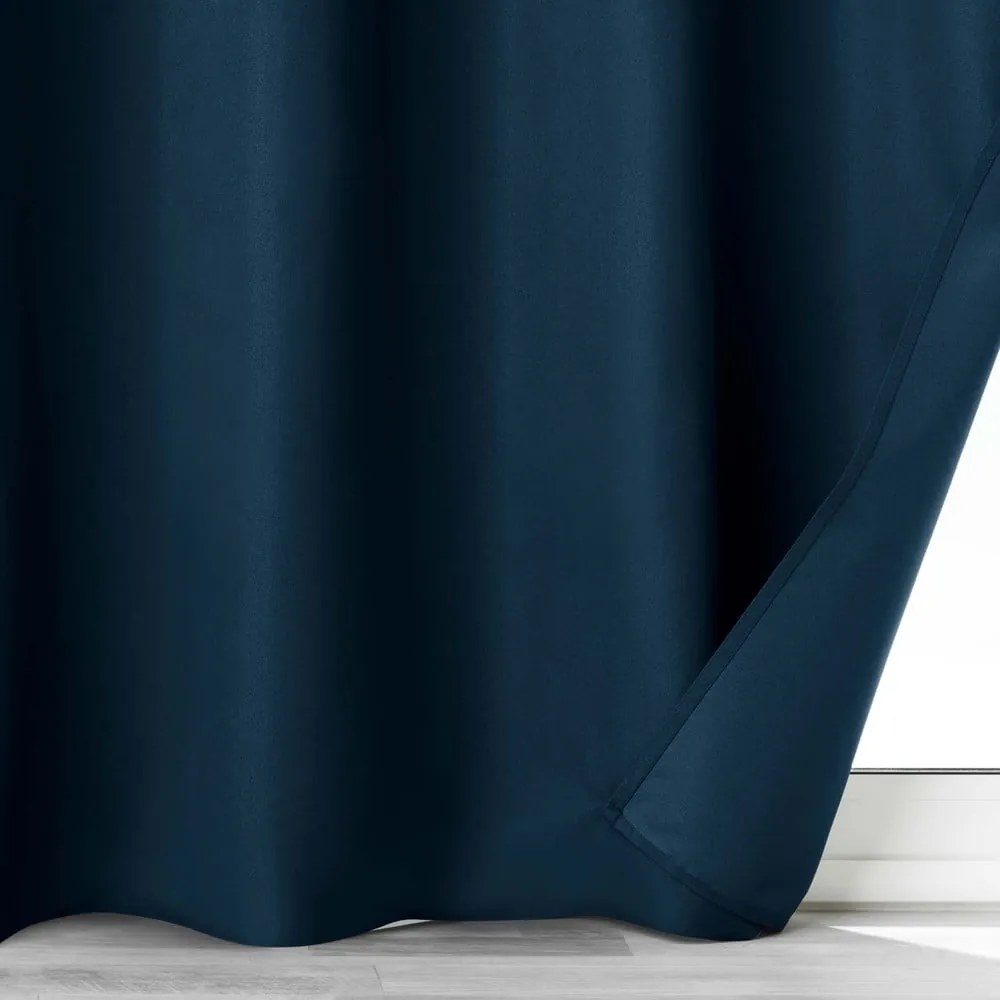 Tmavomodrý zatemňovací záves z mikrovlákna 140x260 cm Obscure – douceur d'intérieur