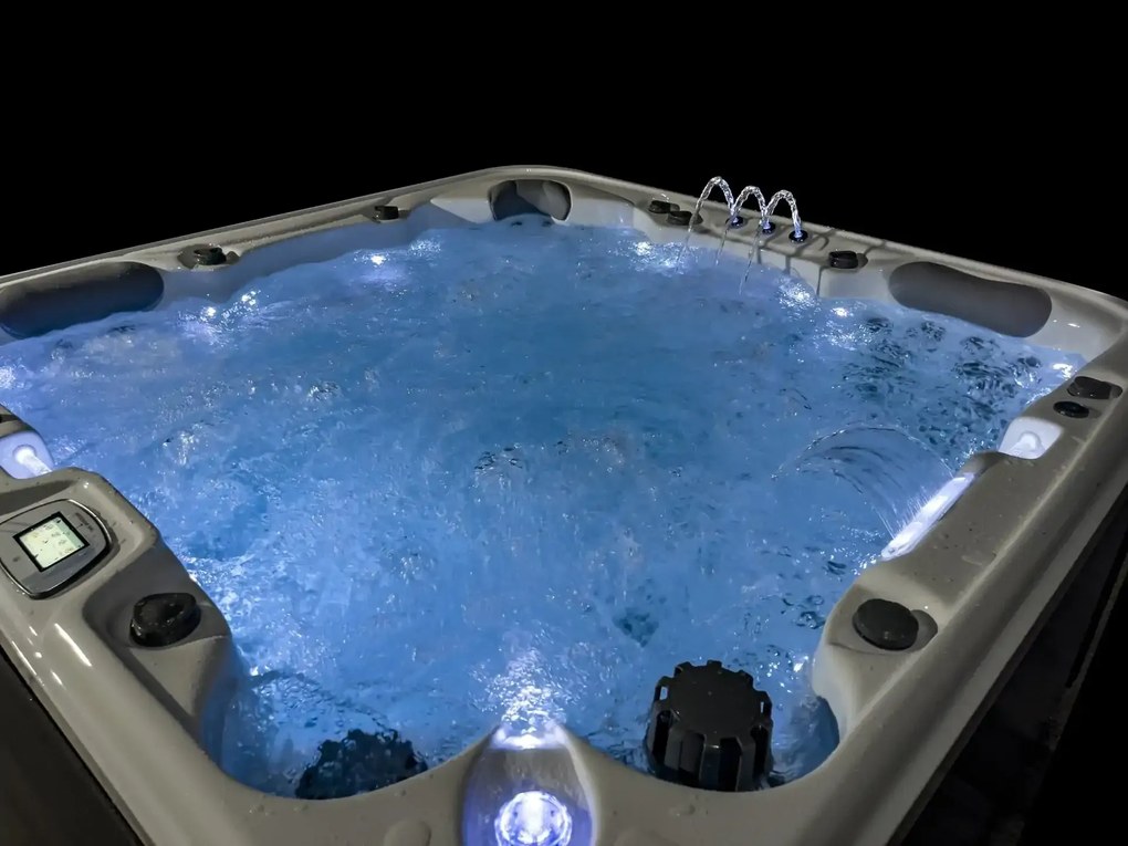 Vírivka Waterwave Spas OTTAWA – 4 miesta, 55 trysiek