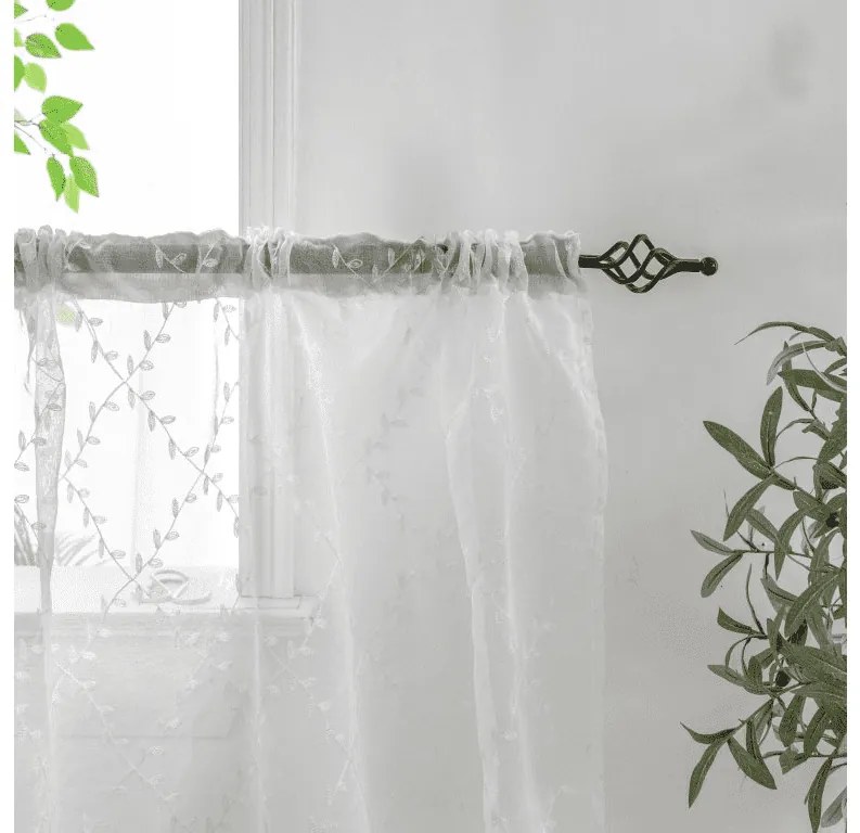 Biely záves VINTORA so vzorom lístkov 140x250 cm Zavesenie: Kovové krúžky