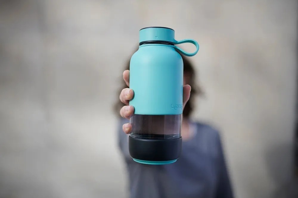 Tyrkysovomodrá cestovná sklenená fľaša 500 ml To Go – Lékué