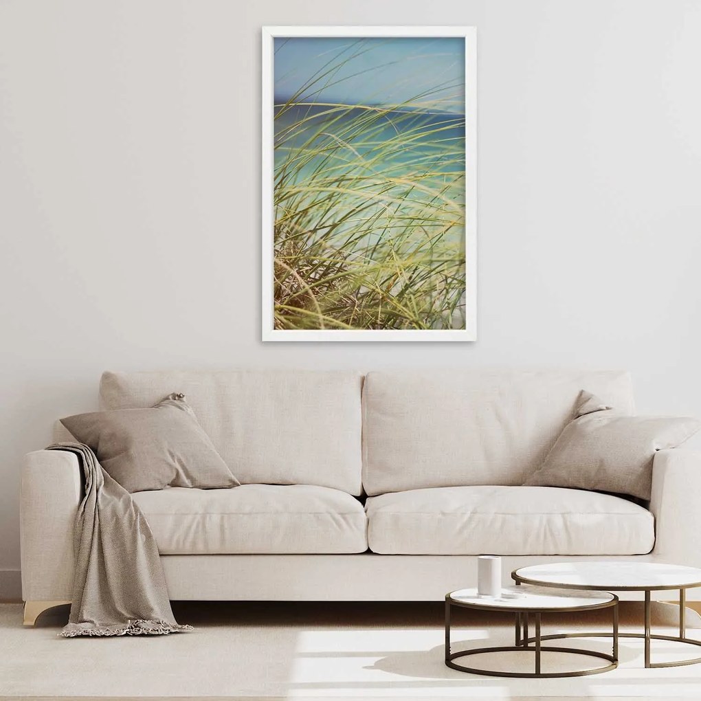 Gario Plagát Zelené trávy na pozadí mora Farba rámu: Bez rámu, Rozmery: 30 x 45 cm