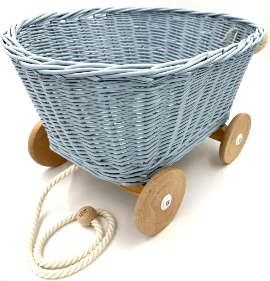 Prútený vozík na ťahanie za šnúrku - svetlomodrá