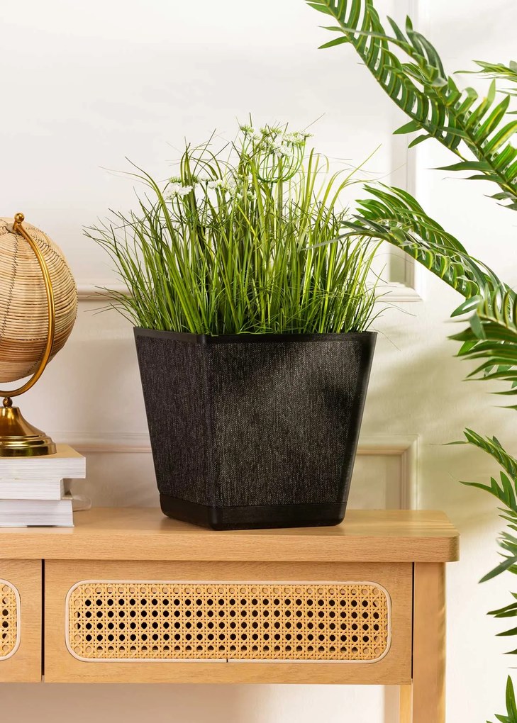 PLASTOVÝ KVETINÁČ PILEA TX 24X24 CM ČIERNA