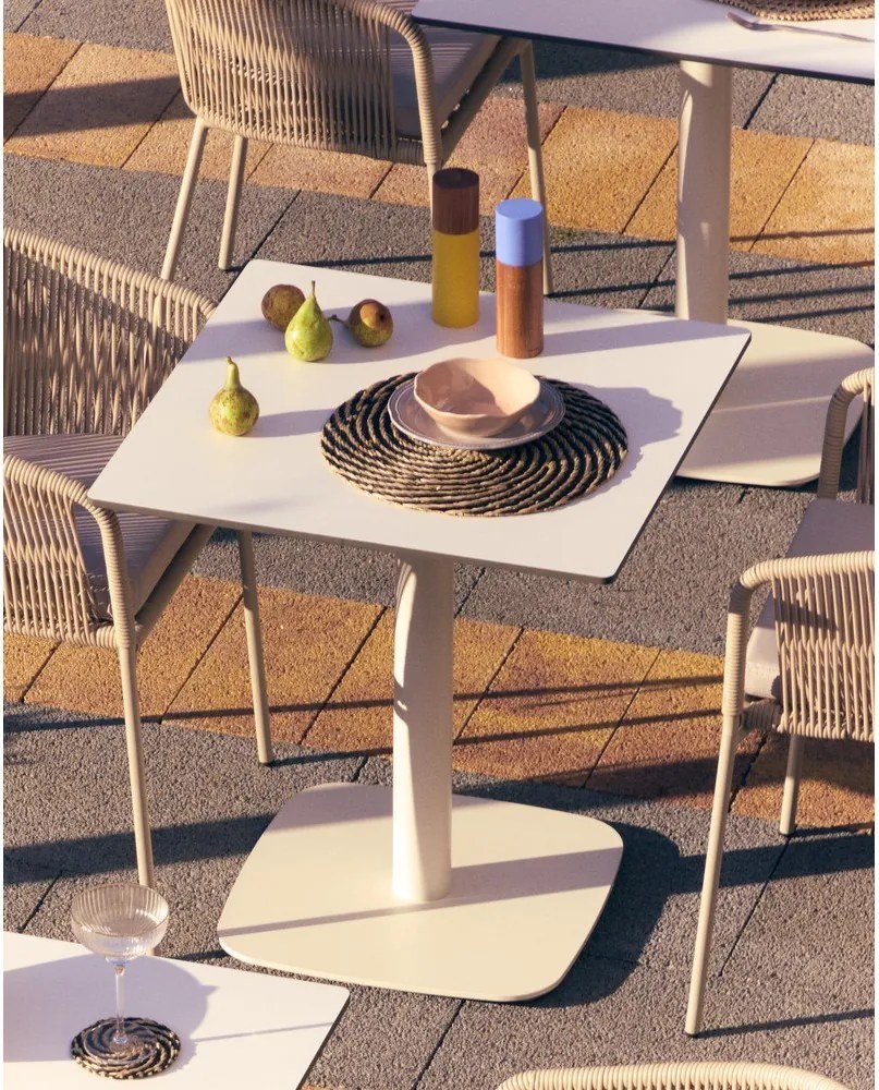 Kovový záhradný jedálenský stôl 68x68 cm Dina – Kave Home