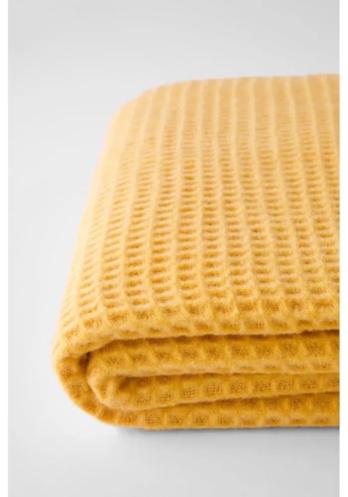 Žltý pléd s vafľovým vzorom Euromant Waffle, 140 x 180 cm
