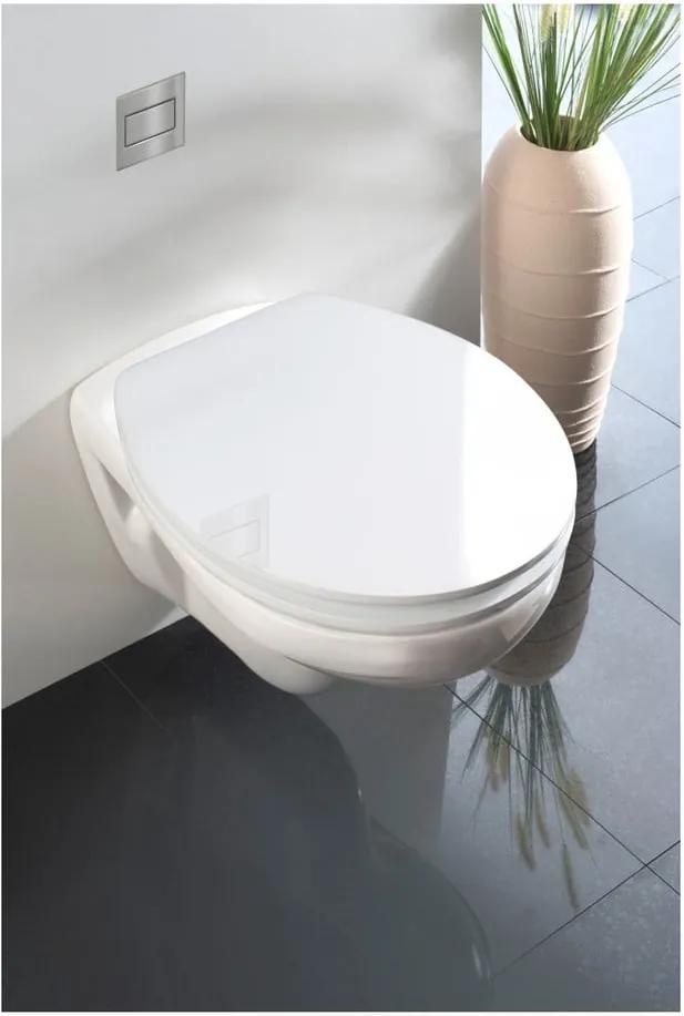 Biele WC sedadlo s jednoduchým zatváraním Wenko Classic, 45 x 38,8 cm