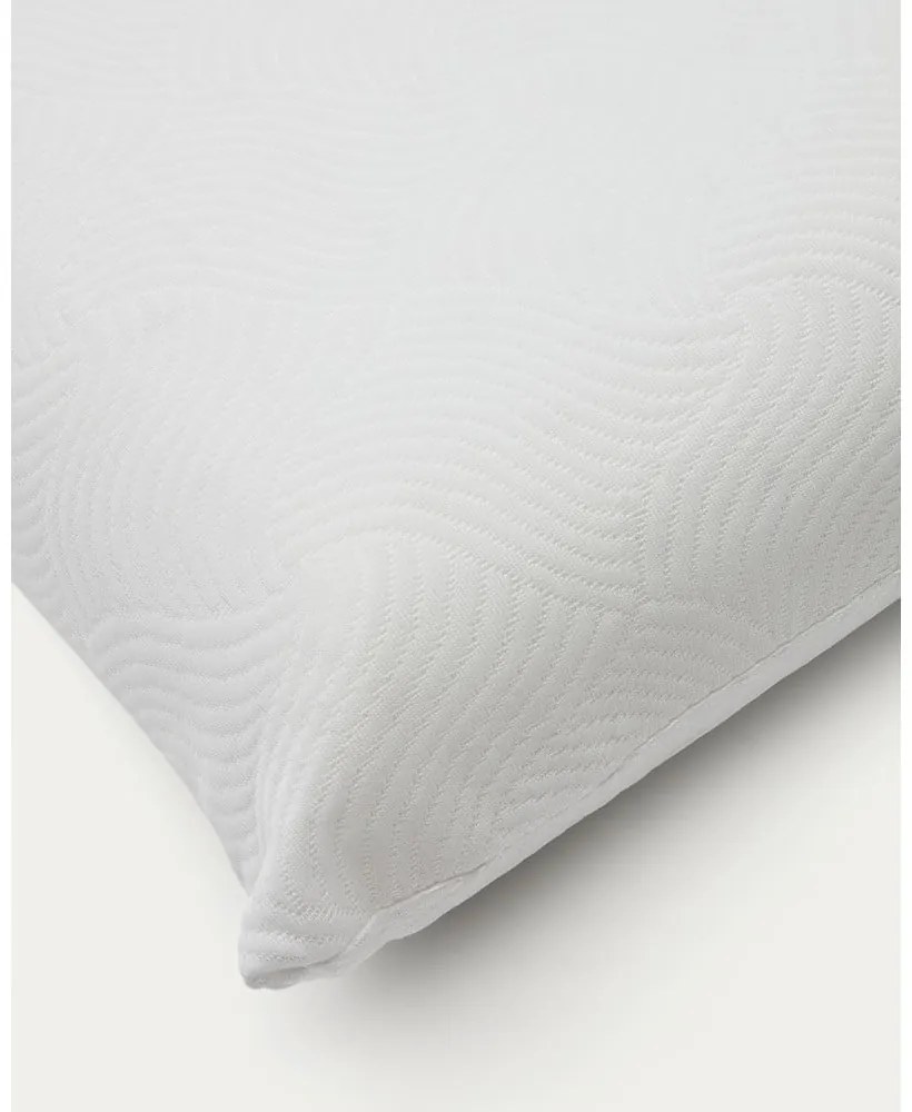 Anatomický vankúš s výplňou z pamäťovej peny 33x70 cm Sasa – Kave Home