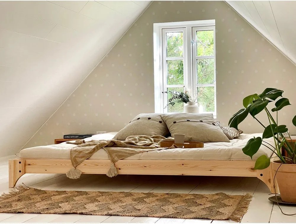 Dvojlôžková posteľ z borovicového dreva s roštom 140x200 cm Elan – Karup Design