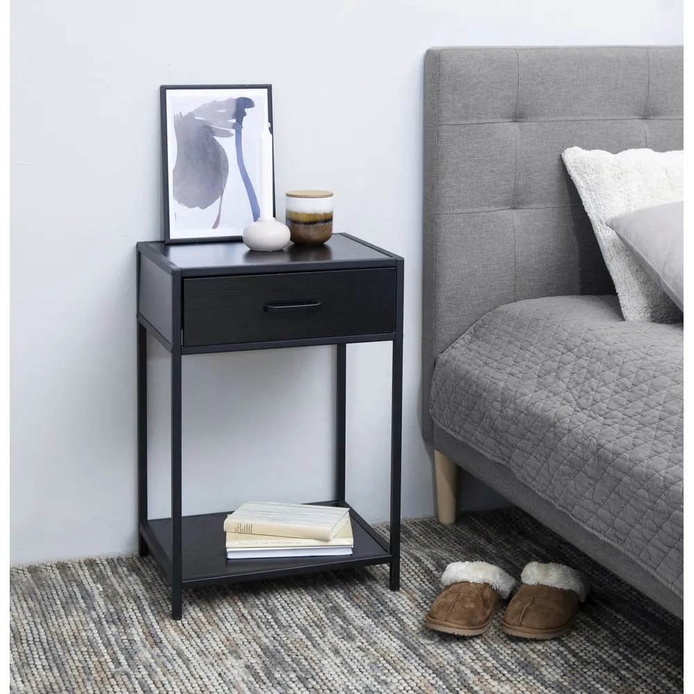 Čierny nočný stolík Actona Seaford