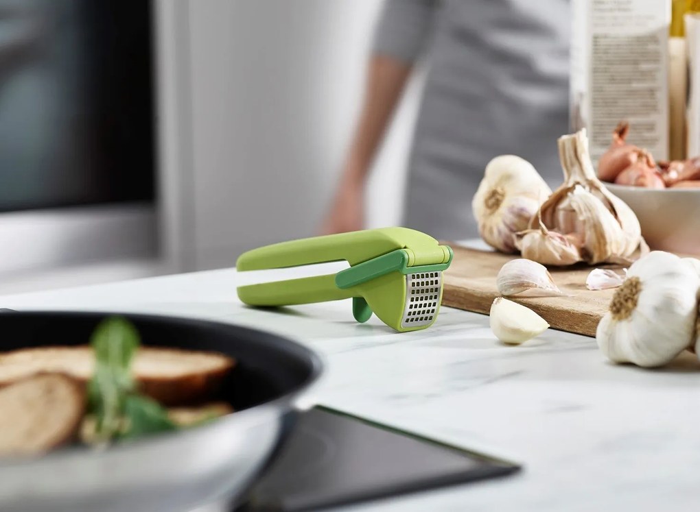 Ručný lis na cesnak CleanForce zelený