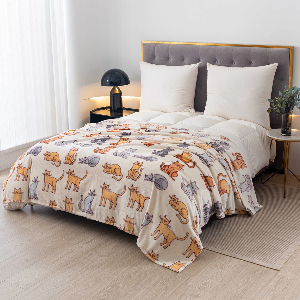 Mikroplyšová deka COLORED CATS krémová Rozmer: 160 x 200 cm