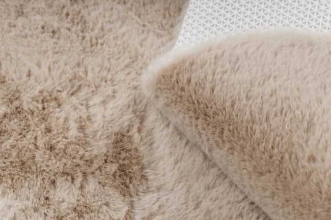 Koberec protišmykový SHAPE 3150 Motýľ Shaggy - camel, béžový plyš