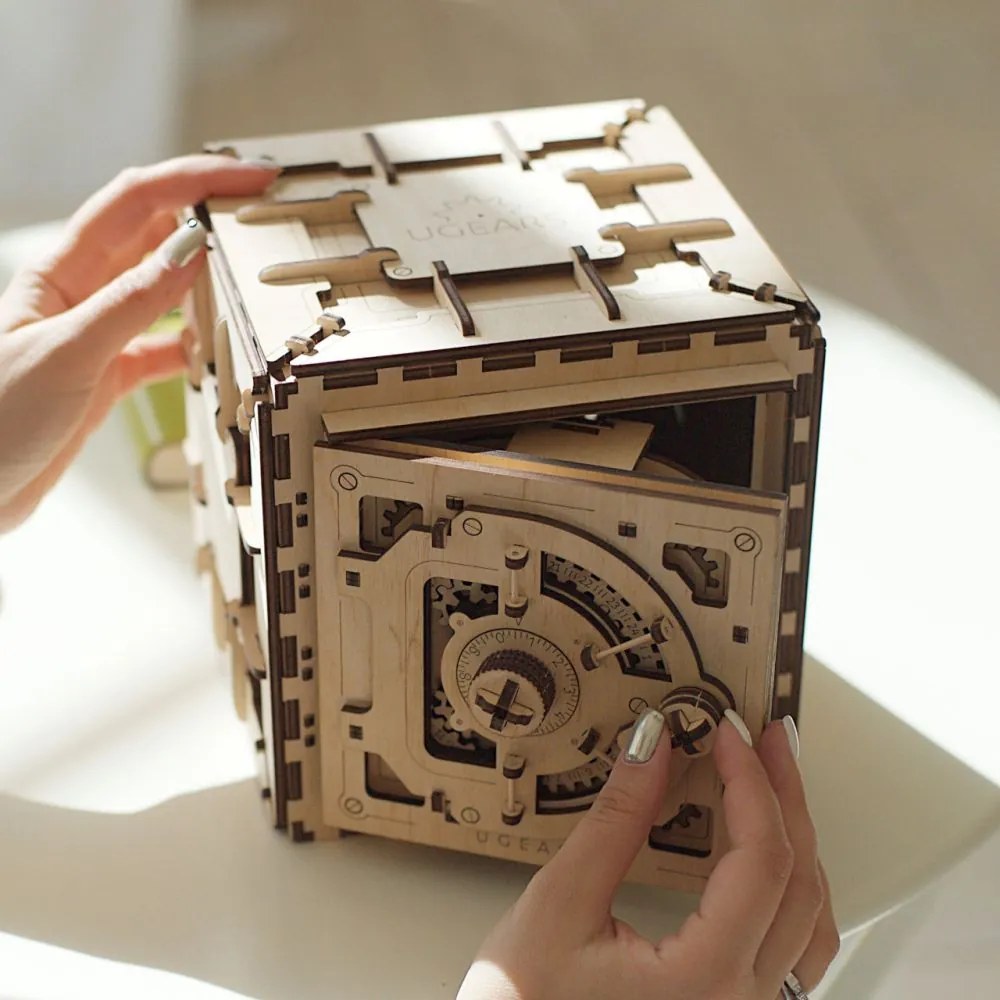 Ugears 3D puzzle Trezor 179 ks