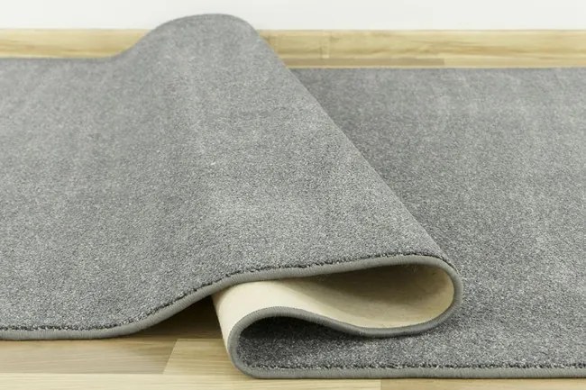 Metrážny koberec Forest 76 sivý