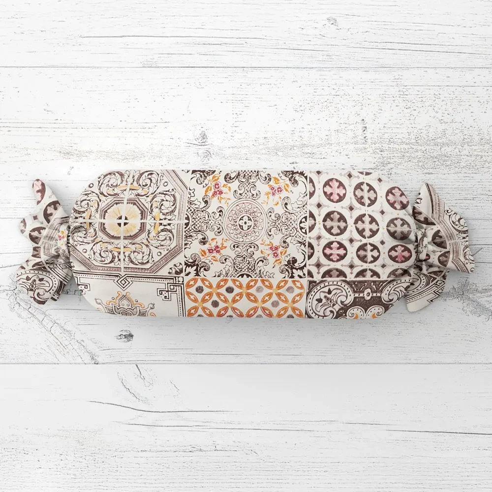 Biante Vankúš valec bonbon Sandra SA-416 Hnedé dlaždice s ornamentami na krémovom 15x60 cm