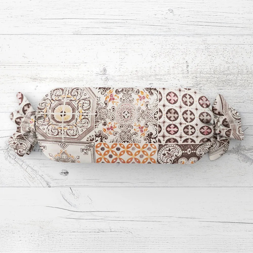 Biante Vankúš valec bonbon Sandra SA-416 Hnedé dlaždice s ornamentami na krémovom 15x80 cm