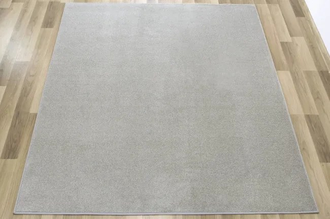 Metrážny koberec Platino 74 sivý