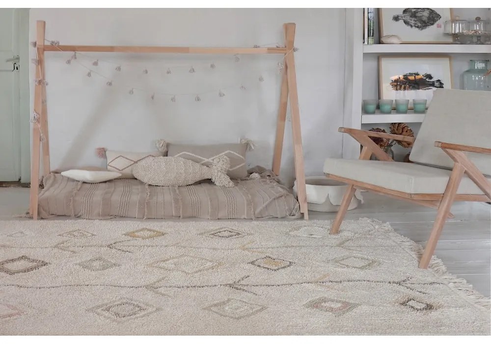 Béžový prateľný ručne tkaný bavlnený koberec 170x240 cm Kaarol Earth – Lorena Canals