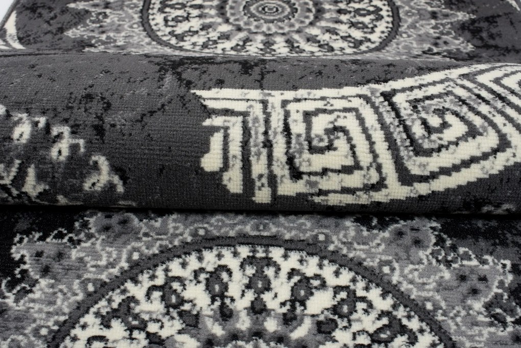 TA Koberec K870A TMAVO SIVÁ LACNÁ PP CRM Rozmer: 70x300 cm