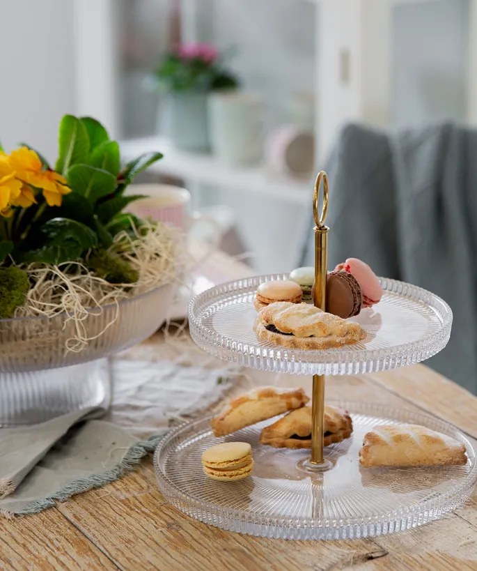 Dvojposchodová servírovacia tácka Curly z drážkovaného skla