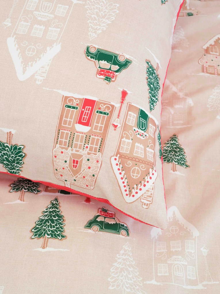 Vianočné francúzske bavlnené obliečky Renforcé - Perníková chalúpka krémové