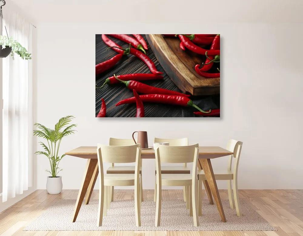 Obraz doska s chili papričkami