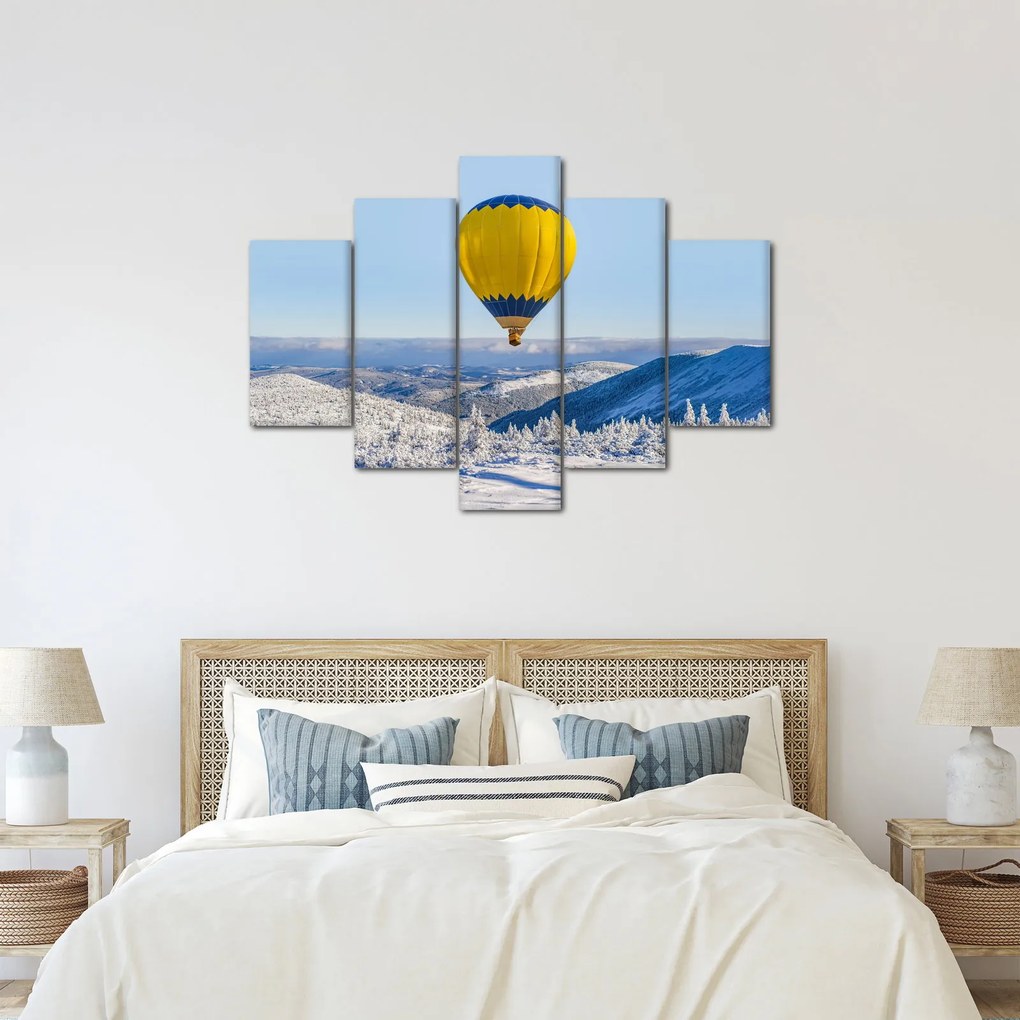 Obraz - Let nad zimnou krajinou (150x105 cm)