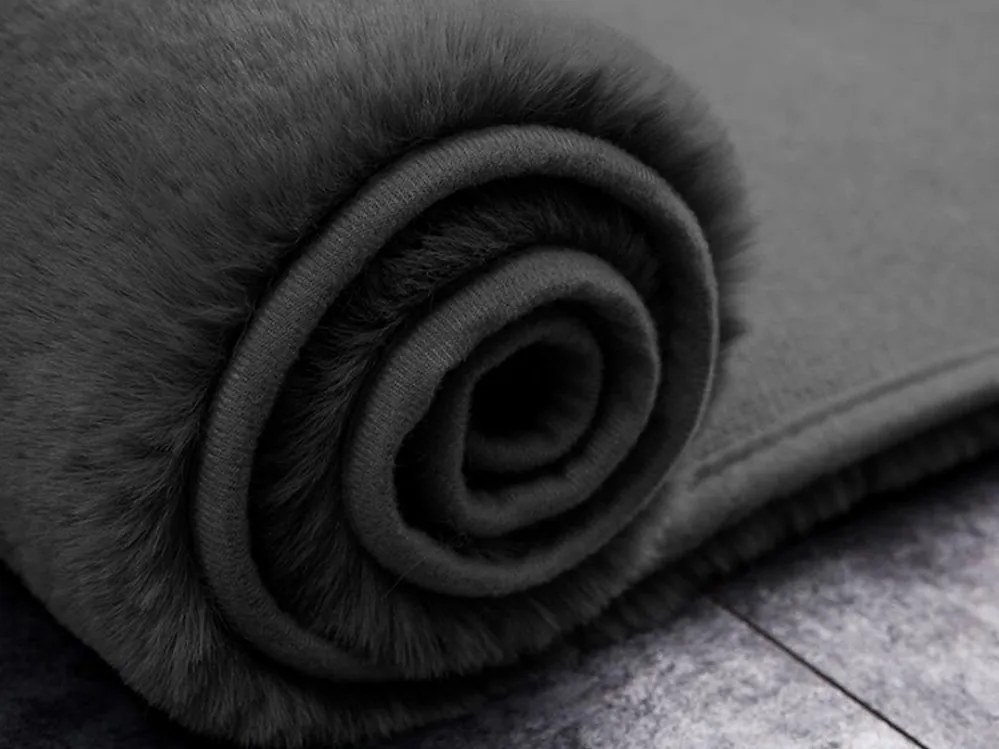 TZ Tmavosivý obdĺžnikový koberec Rabbit Rozmer: 80x150 cm