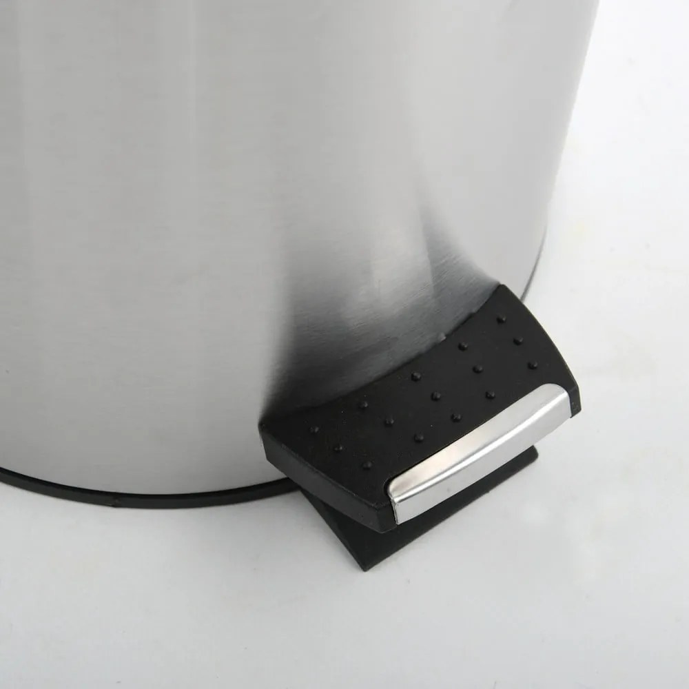 Nášľapný oceľový odpadkový kôš v matne striebornej farbe 5 l Adonis – Spirella