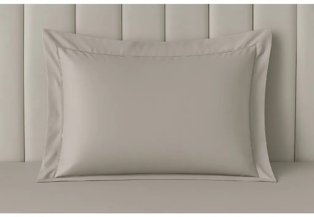 INTERMEDIC SK Saténová obliečka na vankúš by Queen Plačková – taupe 50×70 cm, hotelový uzáver