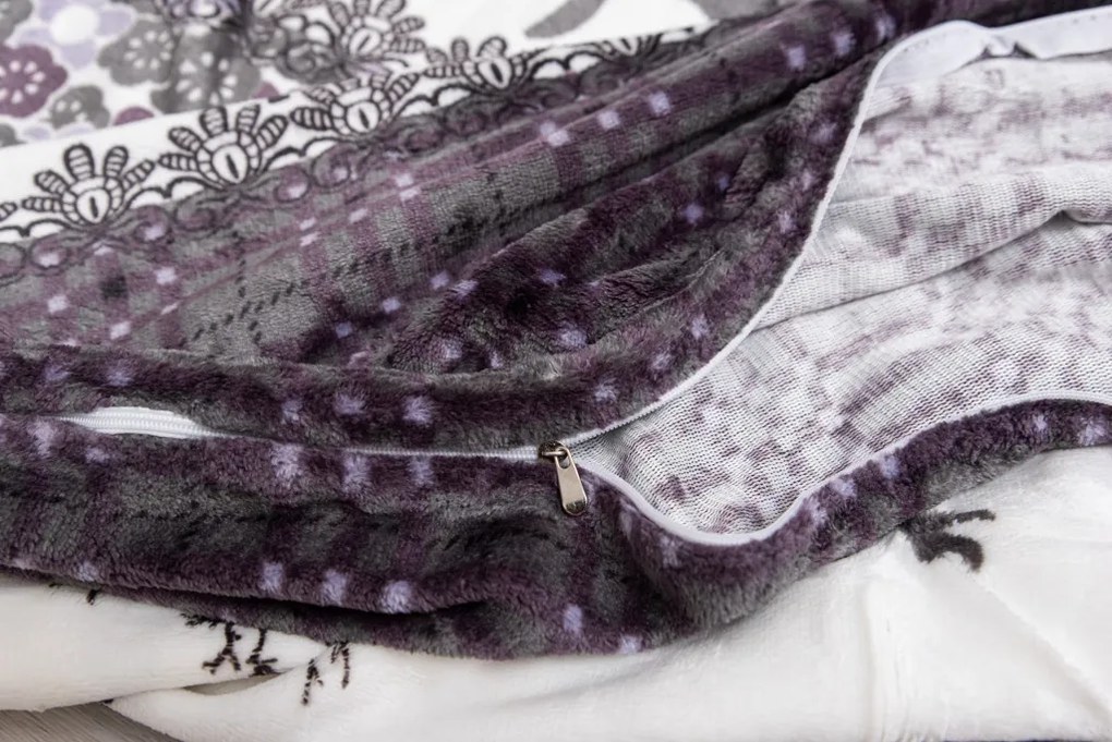 Mikroplyšové obliečky Vianoční soby sivé