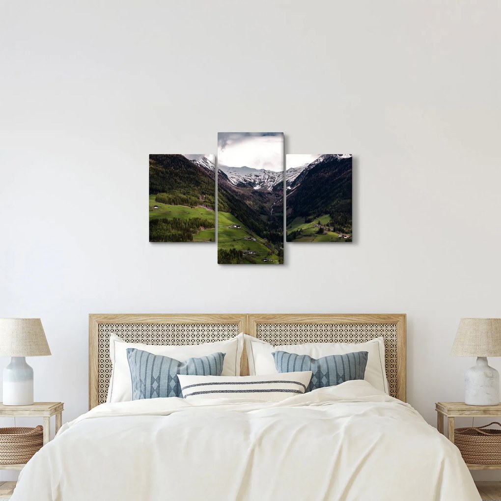 Obraz - Údolie pod horami (90x60 cm)