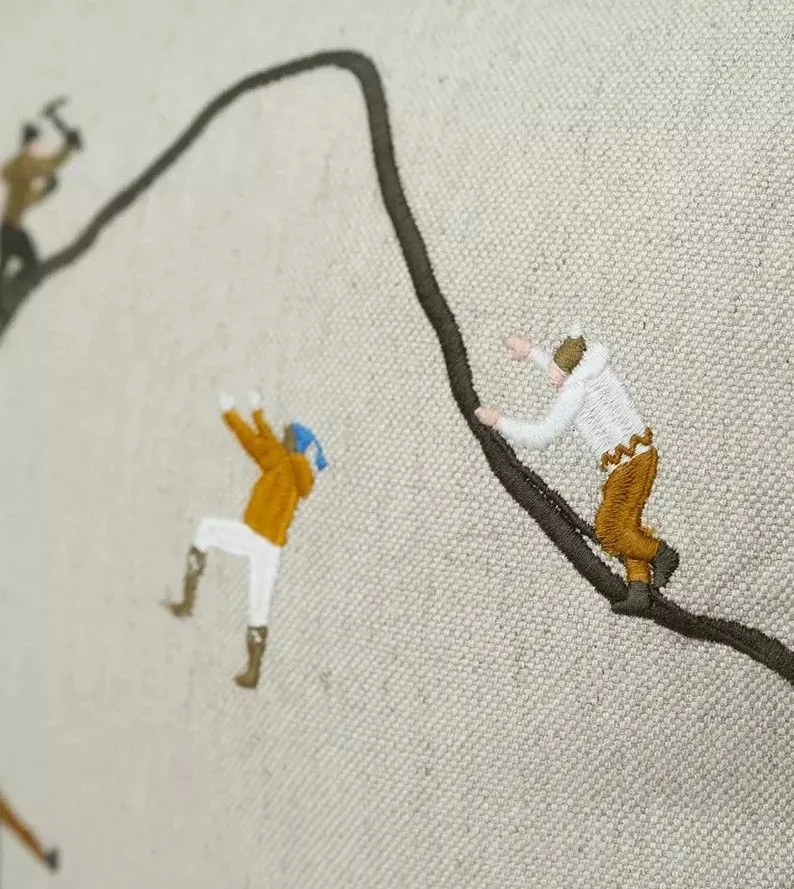 Fine Little Day Obliečka na vankúš Mountain Climbers 48 x 48 cm