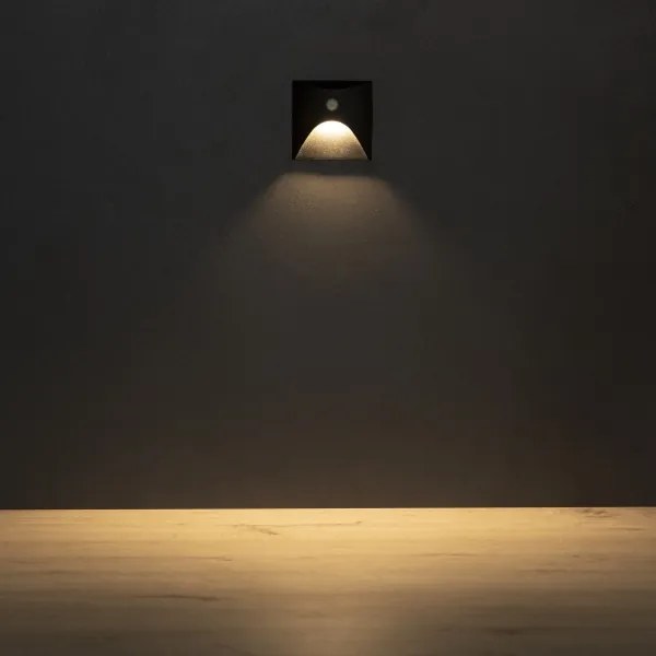 Kanlux 39130 - LED schodové svietidlo so senzorom EXIN 2,5W/230V 3000K IP65 čierne, hranaté