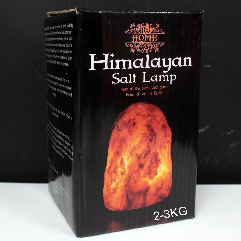 Himalájska soľná lampa s dreveným podstavcom 2-3kg