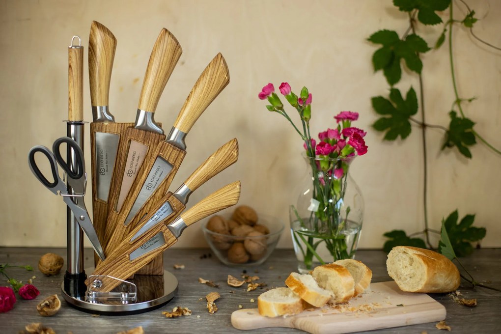 8 dielna sada nožov v otočnom stojane v hnedej farbe