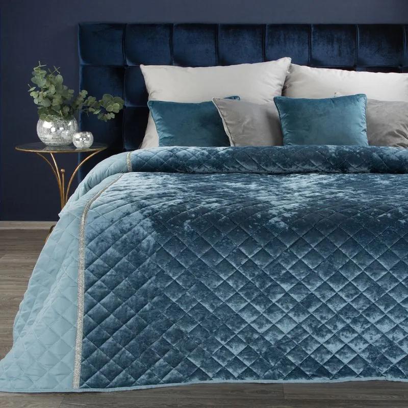 EUROFIRANY Elegantný vlnený prehoz na posteľ z kvalitného zamatu s výrazným leskom 220 cm x 240 cm modrá 100 % polyester Rozmery textílií: 220 cm x 240 cm