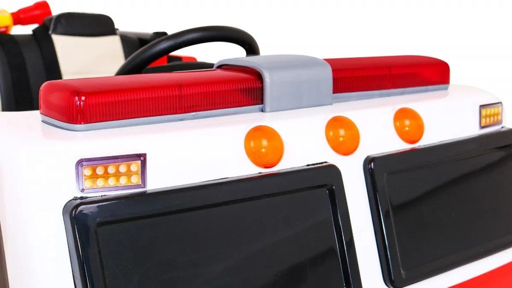 Ramiz Detské hasičské auto na batérie + Vodné delo + Megafón + Hasičský kohút + Pilot