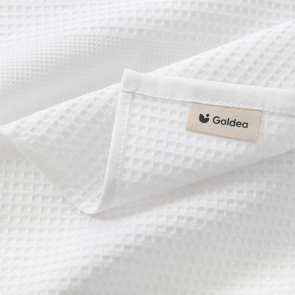 Goldea vianočná kuchynská vaflová utierka s výšivkou - adventný veniec na bielom 50 x 70 cm