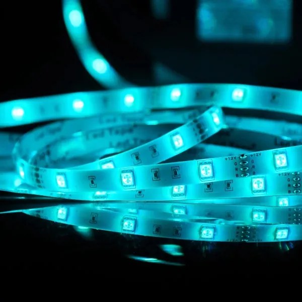 LED RGB Stmievateľný vonkajší pásik 5m LED/14W/12V IP65 + DO