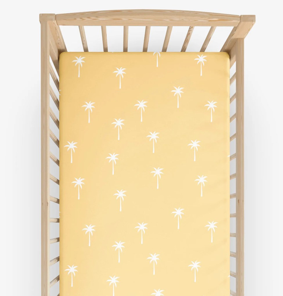 Goldea bavlnená napínacia plachta do detskej postieľky - palmy na žltej 70 x 140 cm