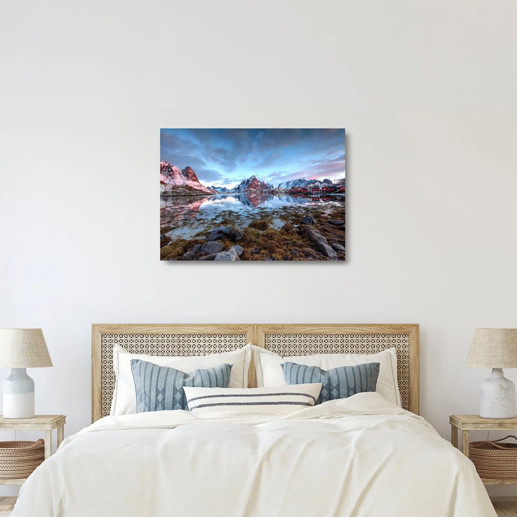 Sklenený obraz - Východ slnka nad Reine (70x50 cm)