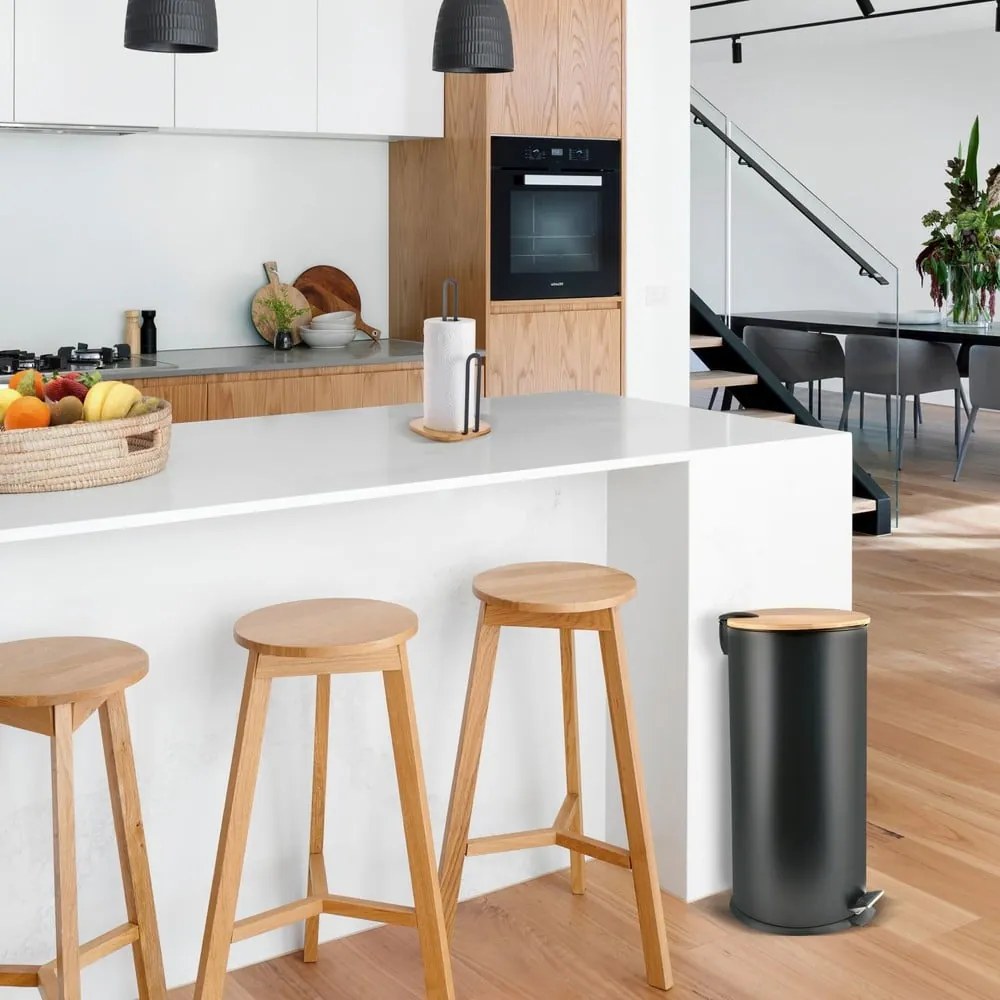 Matne čierny nášľapný oceľový odpadkový kôš 30 l Adonis – Spirella