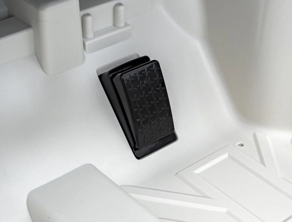 Ramiz Mini Concept Aceman Biela crossover